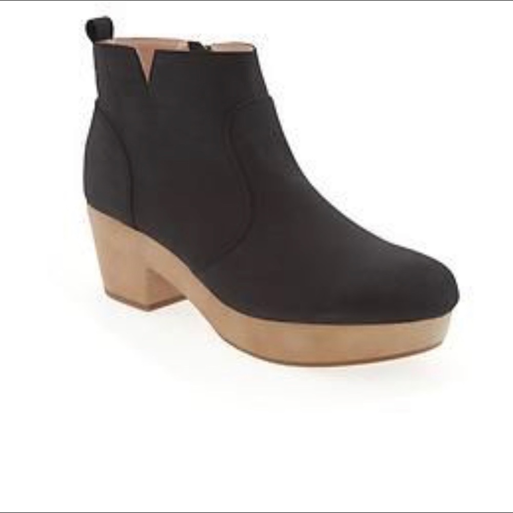 Old Navy clogs - 8